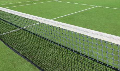 Pistas de tenis tiene una pista porner césped artificial